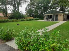 Bungalow/vakantiehuis op park Bavelds Dennen، فندق في دينيكامب