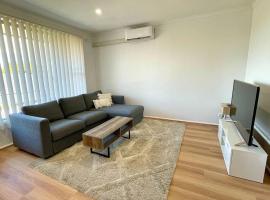 Central Apartment near Dandenong Hospital & Market, hotel en Dandenong