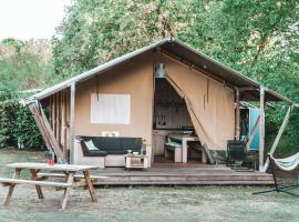 Glamping Holten luxe safaritent 1, hotel u gradu 'Holten'