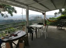 Casa campestre con piscina, barbacoa, kiosco y más