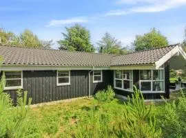 Holiday Home Arlett - 950m from the sea in NW Jutland by Interhome