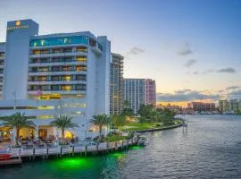 Waterstone Resort & Marina Boca Raton, Curio Collection by Hilton