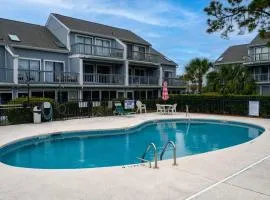 Poolside Condo in Surfside Beach