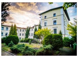 Hotel Fenix, hotel em Jelenia Góra