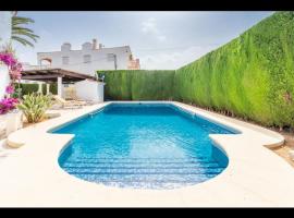 Bungalow 90m2, airco 2, Pool 5x10, Sandy Beach 200m, Wifi, Carport for 2 cars., hotell sihtkohas Denia