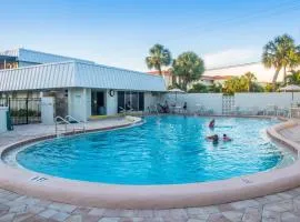 Beachfront Condo Complex, Heated Pool, Gulfview!