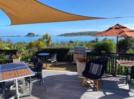 The Bay House Beachfront Accommodation, lomamökki kohteessa Cape Foulwind