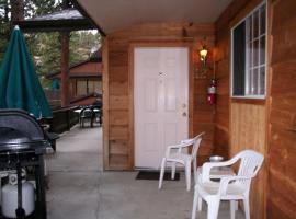 Timber Creek Chalets- 12 chalet, hotel di Estes Park