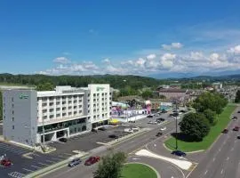 Holiday Inn & Suites Pigeon Forge Convention Center, an IHG Hotel