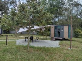 Sungai Tiny House 2 by Tiny Away, ξενοδοχείο σε Raub