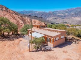 Cabaña Misk'i Nuna, en las afueras de Tilcara, hotel a Tilcara