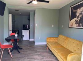 Cottage close to French Quarters, hotel en Nueva Orleans