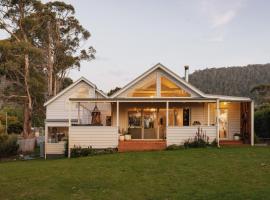 The Pearl Tasmania، فندق في وايت بيتش