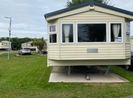 Holiday home at Parkdean Cherry Tree Holiday Park 627, hotel en Great Yarmouth