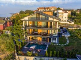 LUXURY VILLA FOUR FOURLEX (YALOVA) โรงแรมในแทร์มัล