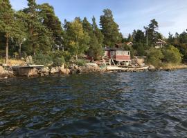 Sjöstuga, Archipelago Beach House، فندق في فارمدو