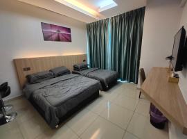 Alish Studio Apartment with Pool, Netflix, Wifi, hotel i Gua Musang