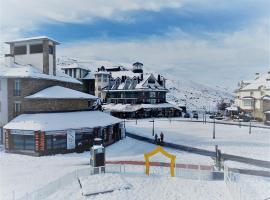 SKI & SNOW APARTMENTOS by TODOSIERRANEVADA - Plaza Principal Junto a los Telecabinas，塞拉內華達的飯店