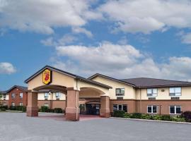 Super 8 by Wyndham Cornwall ON, hotel di Cornwall