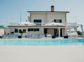 Incantevole Villa con piscina, hotel v destinaci Pescara