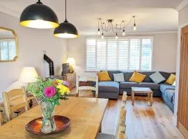 Sunny Days: Beautiful Spacious 4 bed house