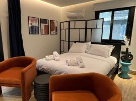 The 2 BDR Sapphire Condo 5 min to CAI Airport, hotel Kairóban