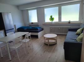 Moderne Ferienwohnung Monteurwohnung Business Appartement Ratingen 4-5 Personen Nähe Messe, Flughafen Düsseldorf, מלון בראטינגן