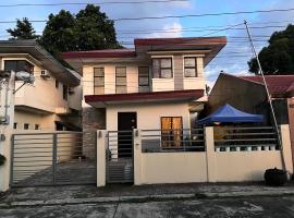 Casa Via: Cozy 3 Bedroom Home in Bacolod with Parking, hotell sihtkohas Bacolod