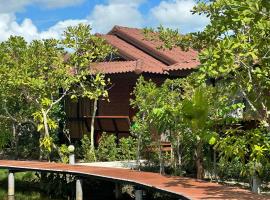 The Beatles Lagoon, koliba u gradu Ban Na Bon