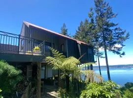 The Nest - Relax & Unwind with Breathtaking Views over Lake Taupo