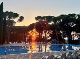 Belvedere Pineta Camping Village Grado, hotel in Grado