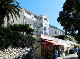 Apartments and rooms by the sea Gradac, Makarska - 21986, hotel i Gradac