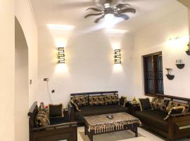 "Radhas" 4BR Villa in Gated Spring Field Community, Kannur, hotel v destinácii Kannur