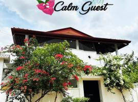 Calm Guest, villa a Trincomalee