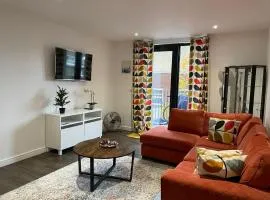 Modern en-suite room and self catering in london