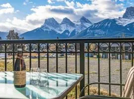 Luxury 3B Mountain Views- Pool & Hot Tub -Sleeps 10