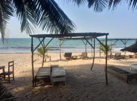 Smile Gambia Beach Bar, hotelli kohteessa Brufut