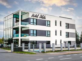 Hotel Adela, готель у місті Мєлєц