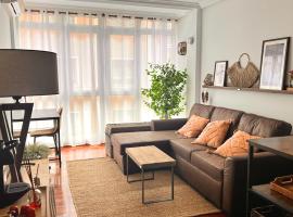 Exclusivo "Gran Bilbao" Suite Deluxe PARKING OPCIONAL, hotel v mestu Santurce