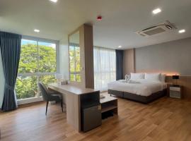 โรงแรมบลอสซั่ม เพชรบูรณ์ Blossom Hotel: Phetchabun şehrinde bir otel