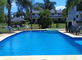 Cabañas del Paraiso, hotel a Colón