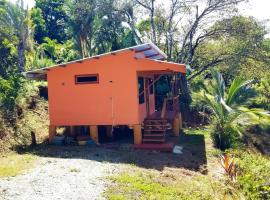 Tranquil Jungle Home-Casa Amado, hotell i Pavones