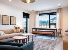 Escape to Revy - Beautifully Designed Condo