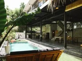 Uluwatu Luxury Villa with private pool and sauna- Villa Cumi Cumi