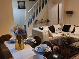 Three Bed House in Warrington with free on-site Parking Sleeps 5, khách sạn ở Warrington