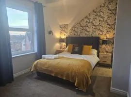 Great 2 bed apartment on the Promenade Southport