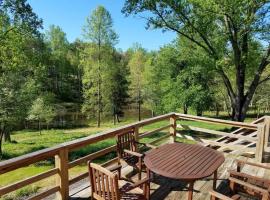 Pond View ( Second bedroom at extra cost), hotel en Stanardsville