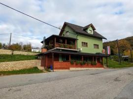 Apartments Poljanak Green House, hotel en Lagos de Plitvice