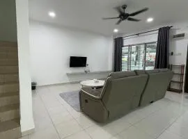 Eyu Sweet Home in Sitiawan 10-13 pax free wifi