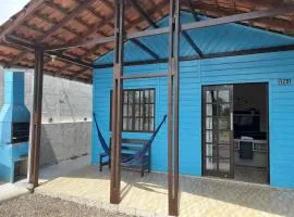 Casa Azul aconchegante, próx. a praia, Wi-Fi 300mb